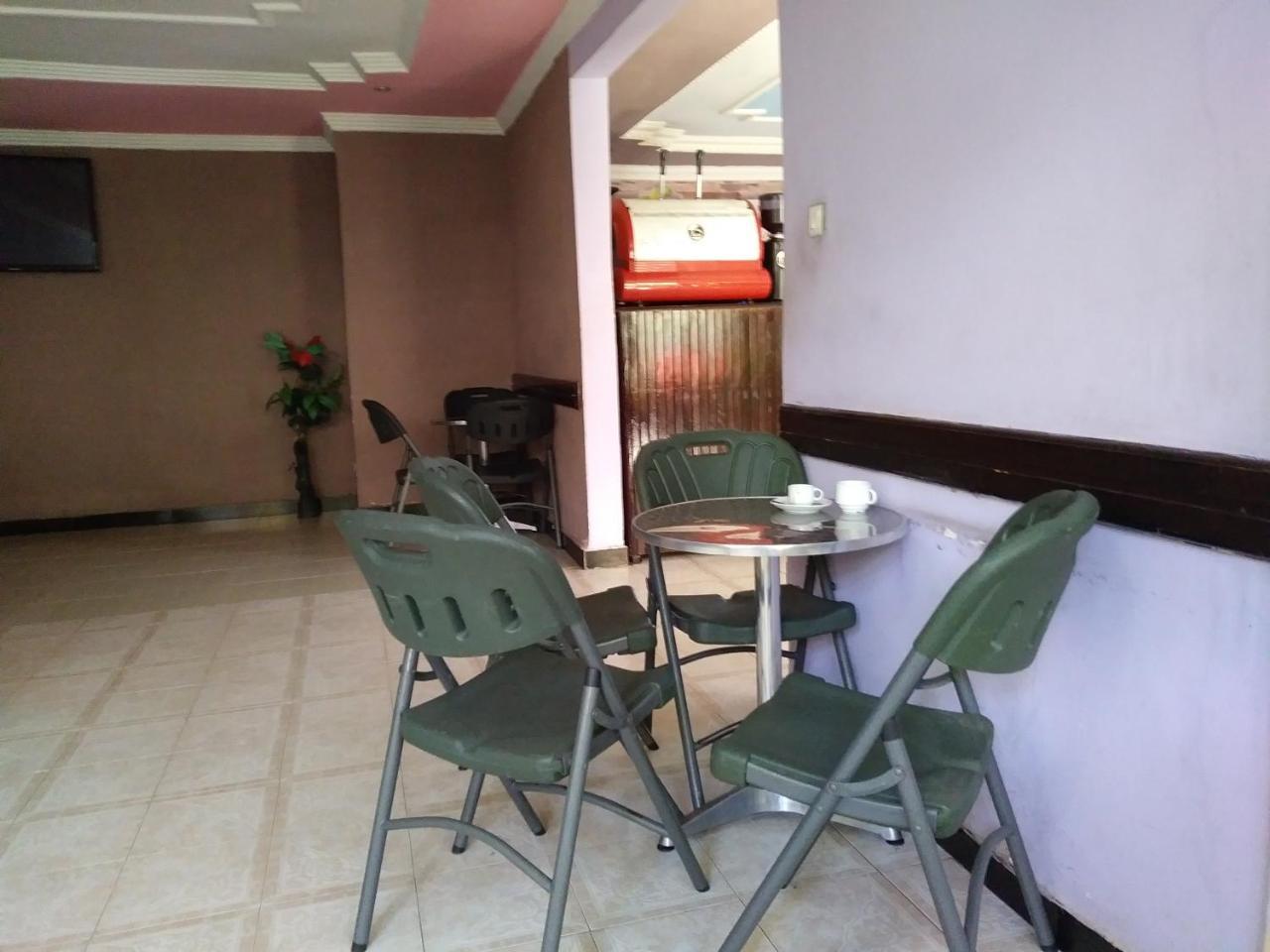 Caron Pension บาเฮอร์ดาร์ ภายนอก รูปภาพ
